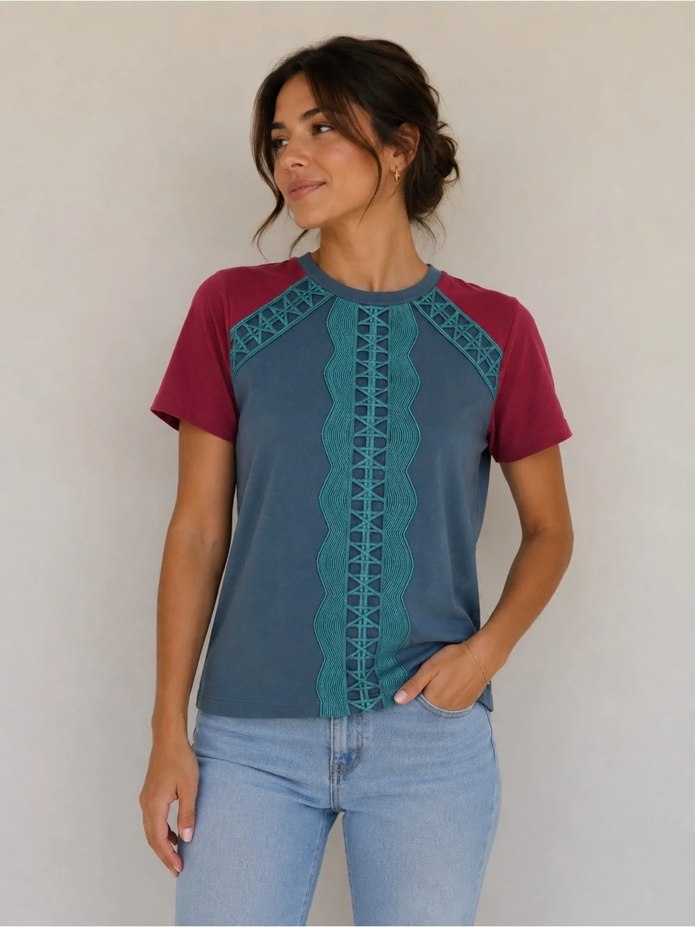 Tori Burch Color block Embroidered Detail Tee Blue & Burgundy Sz M